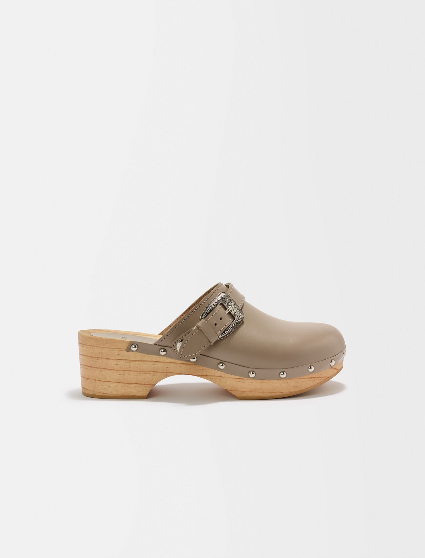 Zuecos de piel