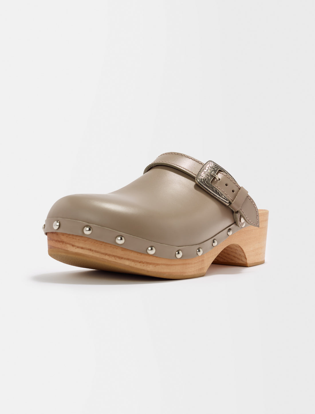 Zuecos de piel