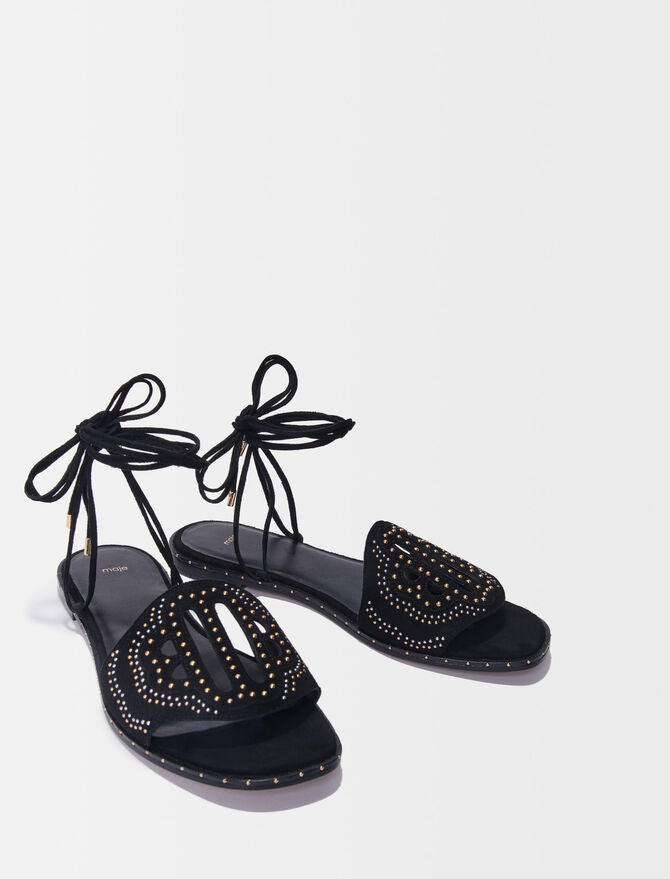 Sandalias planas para atar con tachuelas