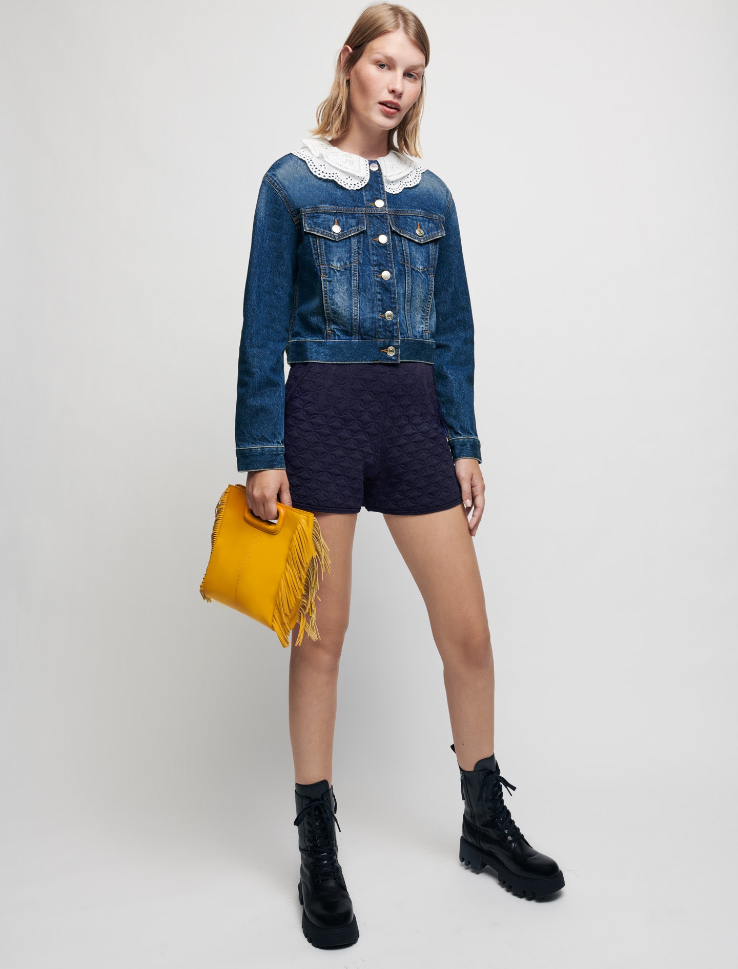 Cazadora vaquera con cuello bordado