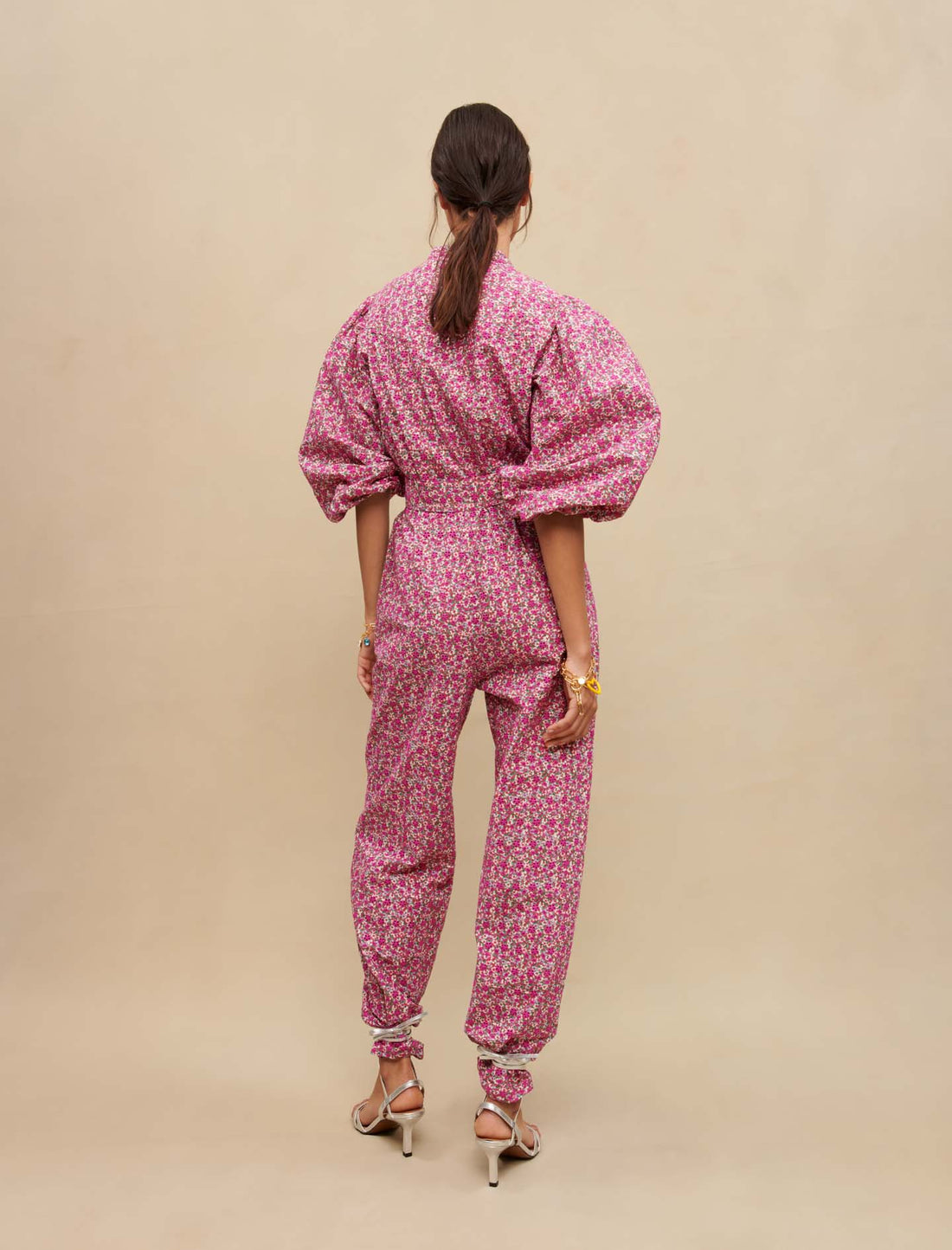 Mono con estampado floral