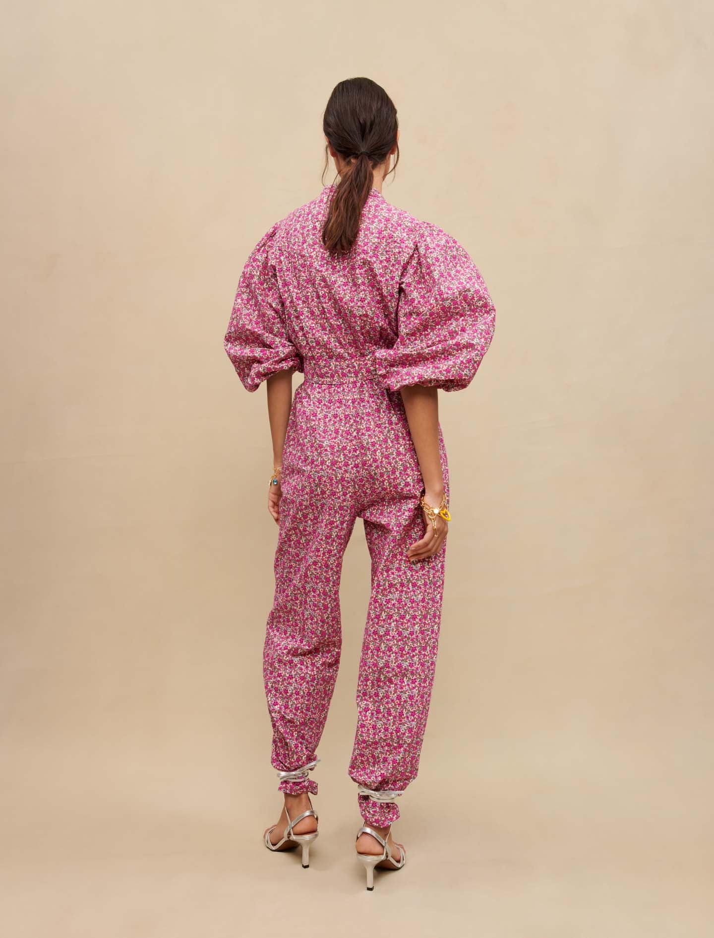 Mono con estampado floral