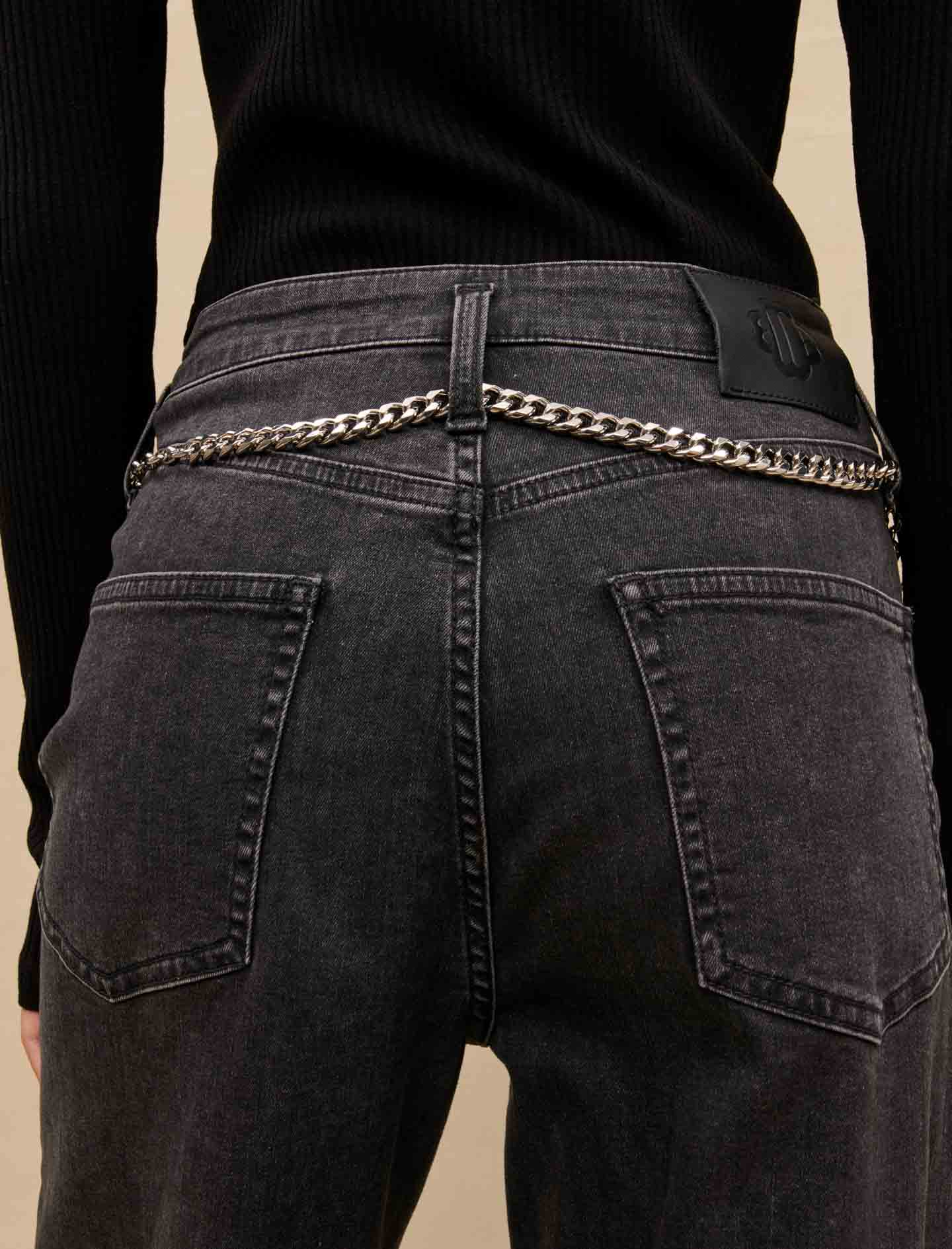 Vaquero baggy negro con cinturón