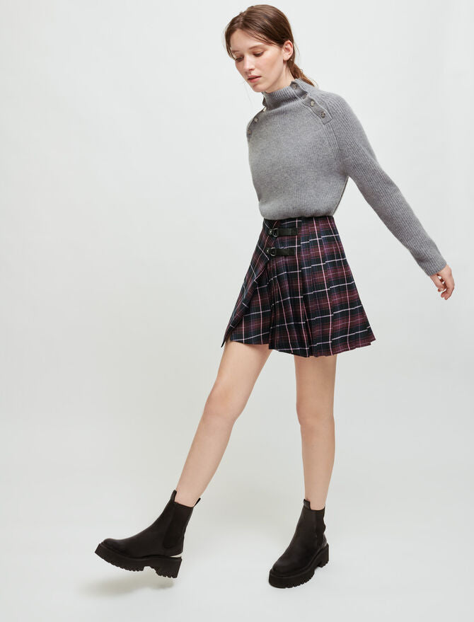 Falda plisada de cuadros estilo escocés