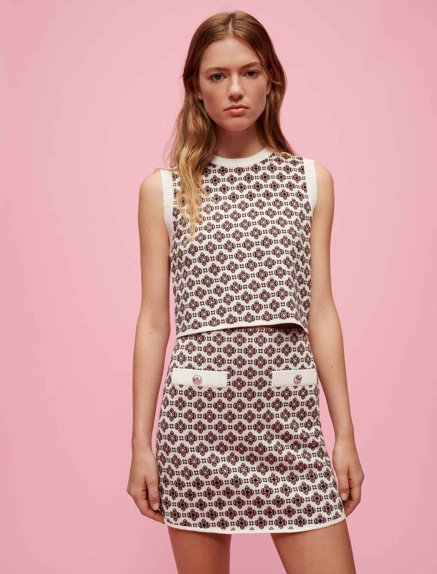 Falda corta en jacquard