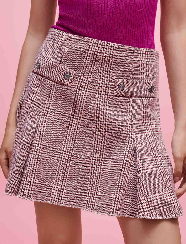 Falda de cuadros con nesgas