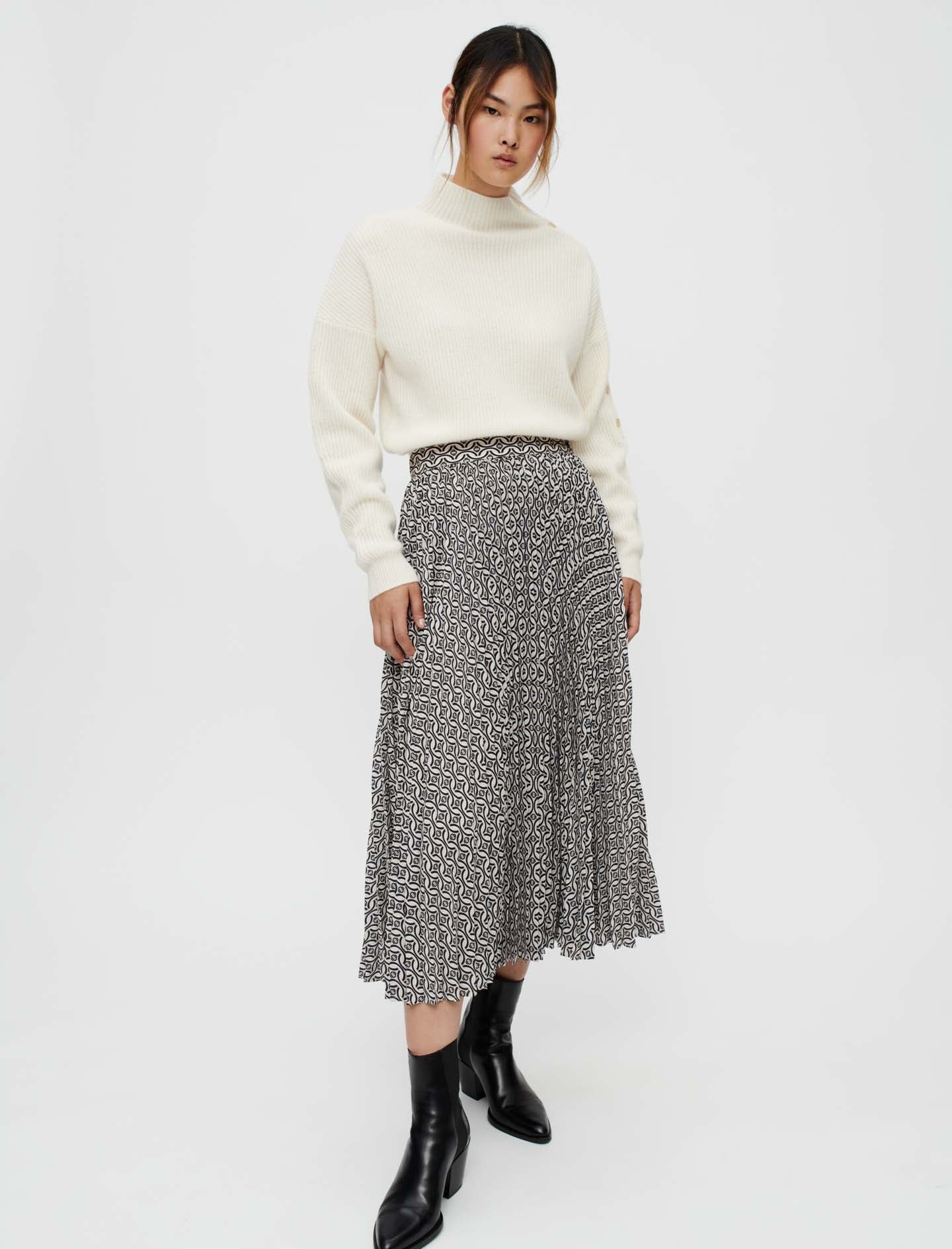 Falda estampada y plisada