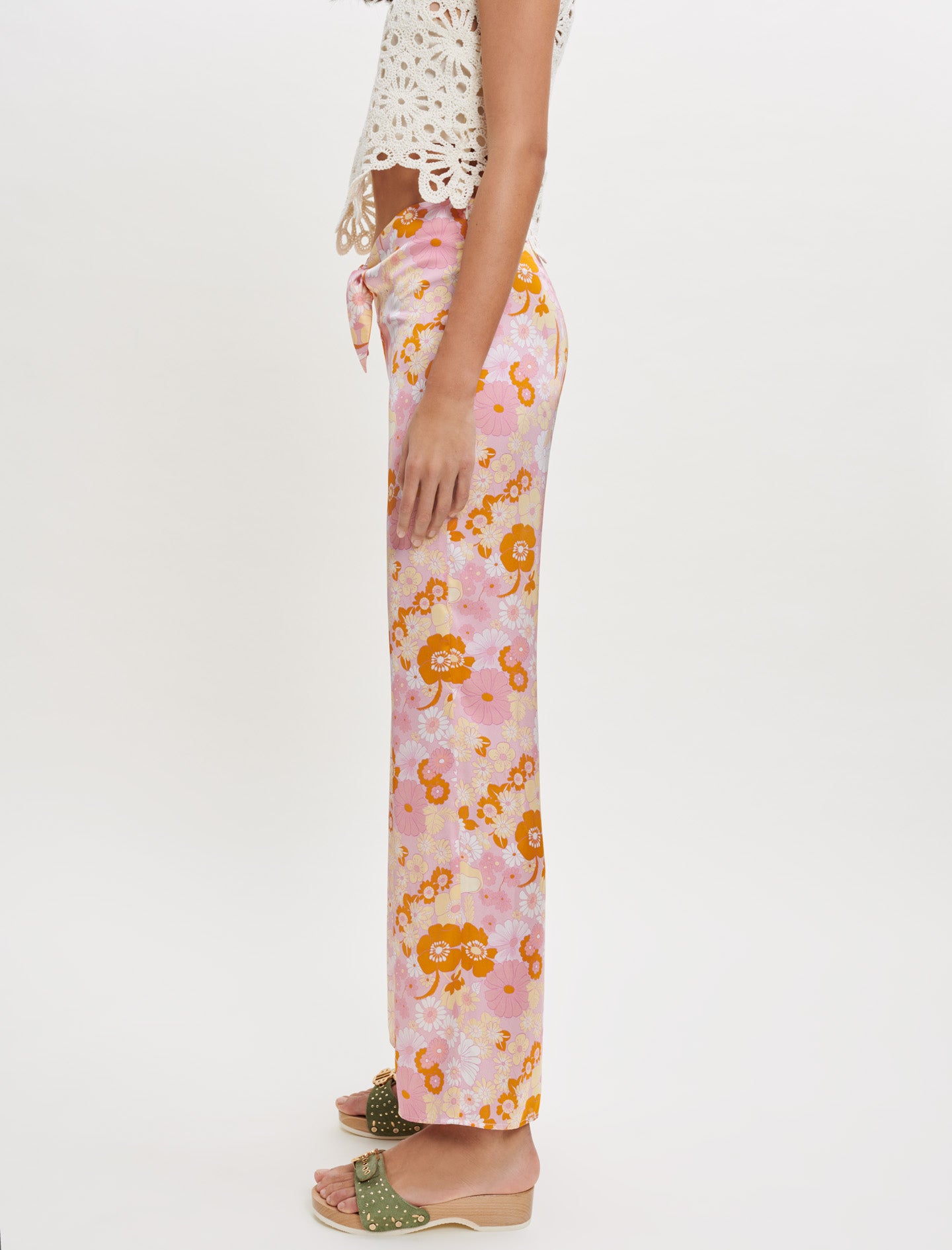 Pantalón fluido estampado flower power