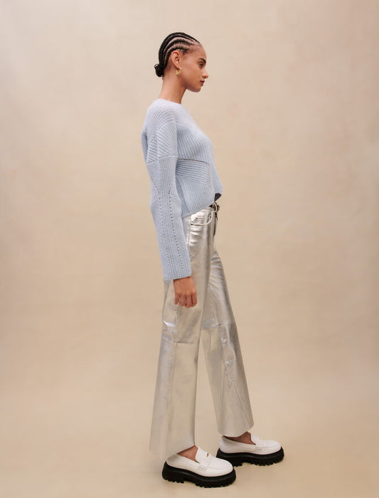 Pantalones de piel plateados