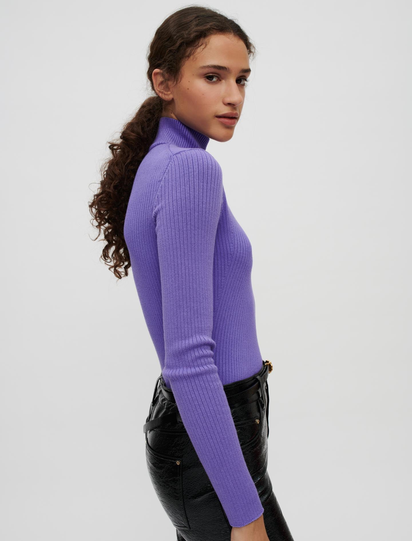 Jersey ajustado con cuello alto