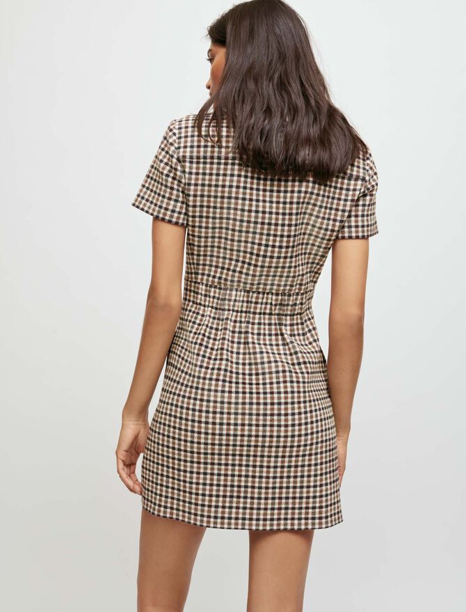 Vestido de cuadros con cuello de encaje