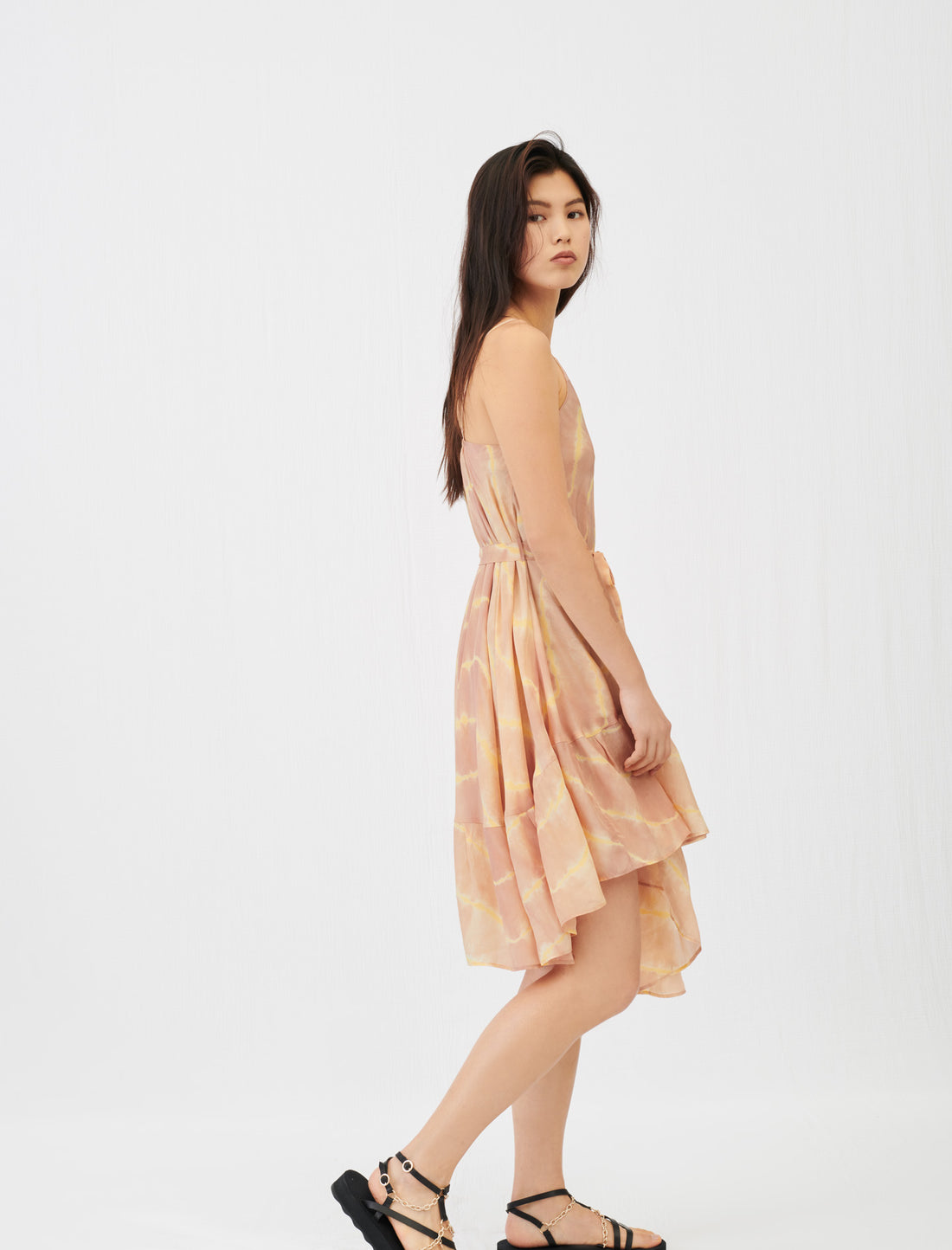 Vestido con tirantes estampado tie & dye