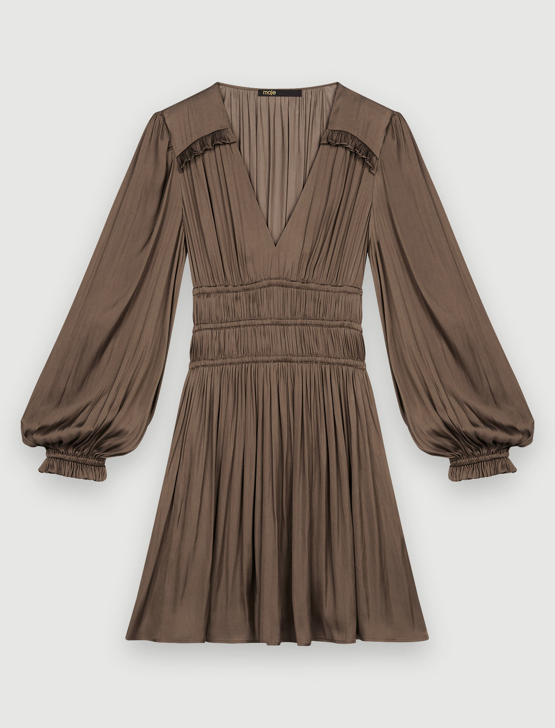Vestido de raso con volantes