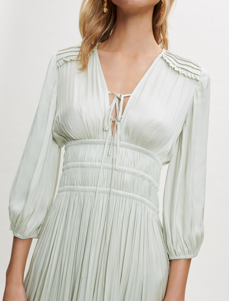 Vestido de raso fluido y entallado