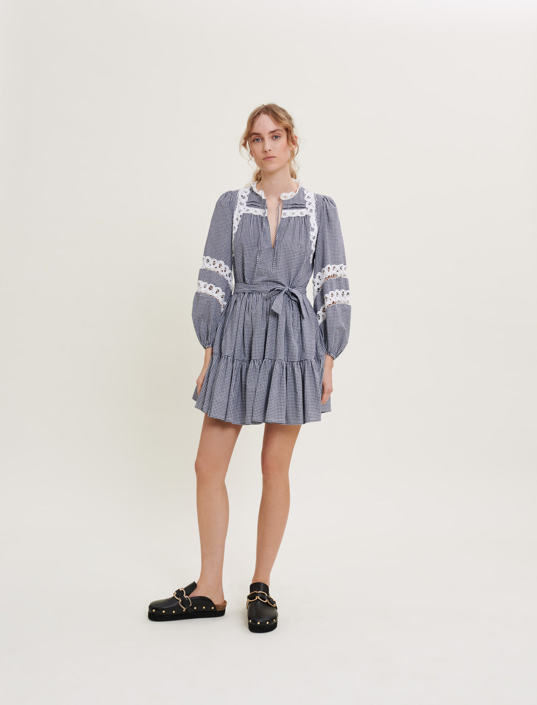 Vestido de cuadros vichy y encaje