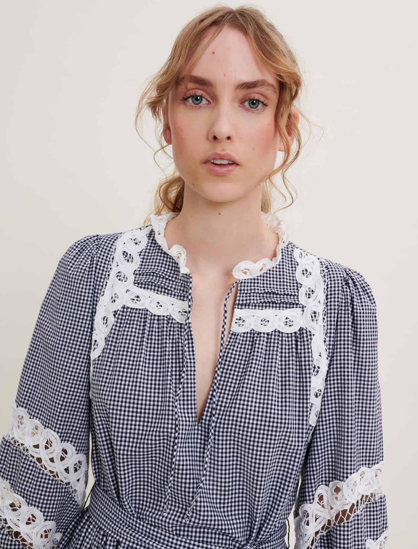 Vestido de cuadros vichy y encaje