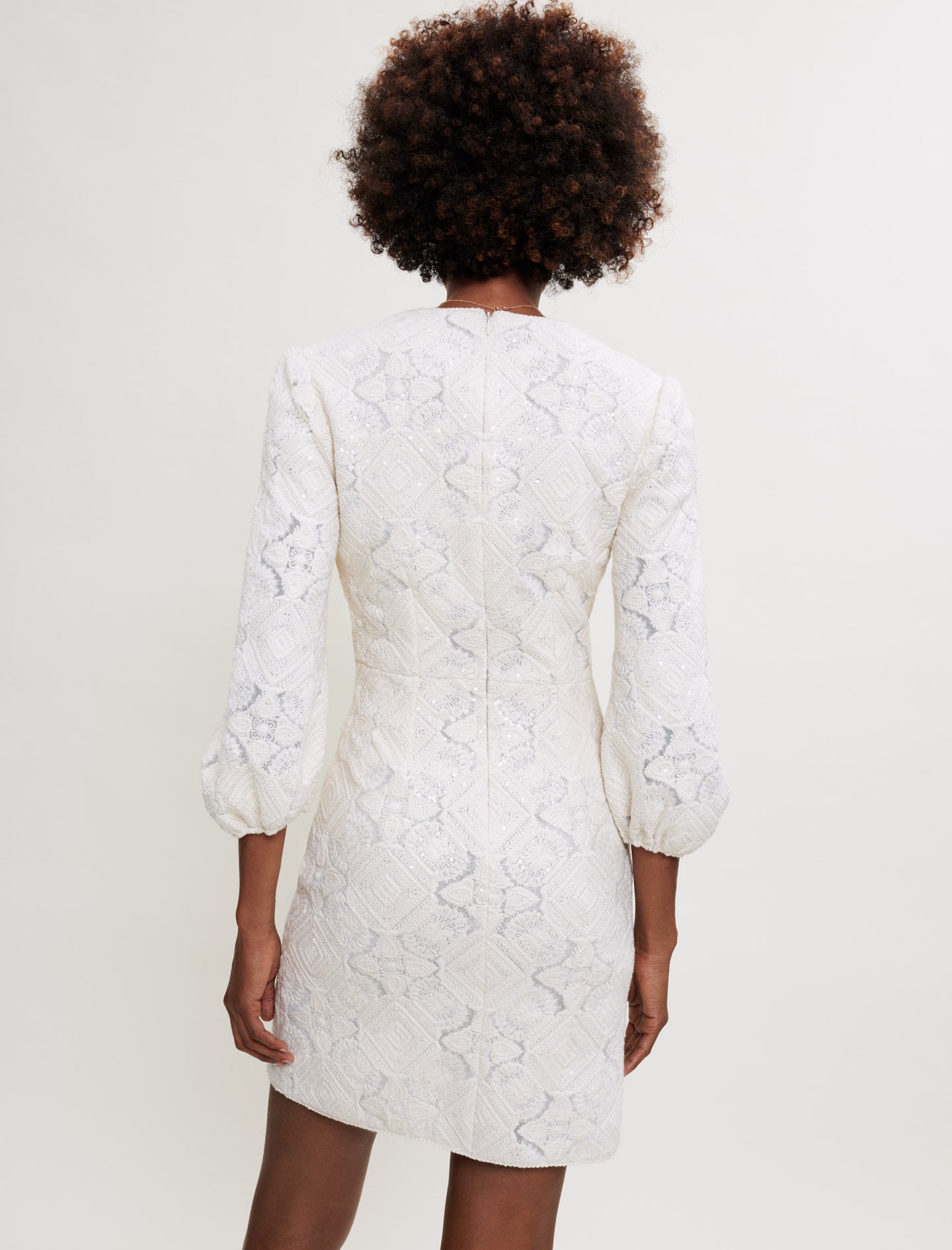 Vestido de tul bordado con lentejuelas