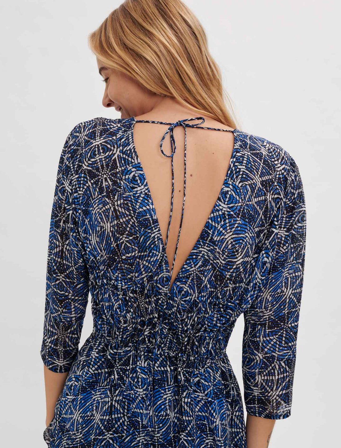 Vestido con volantes de viscosa