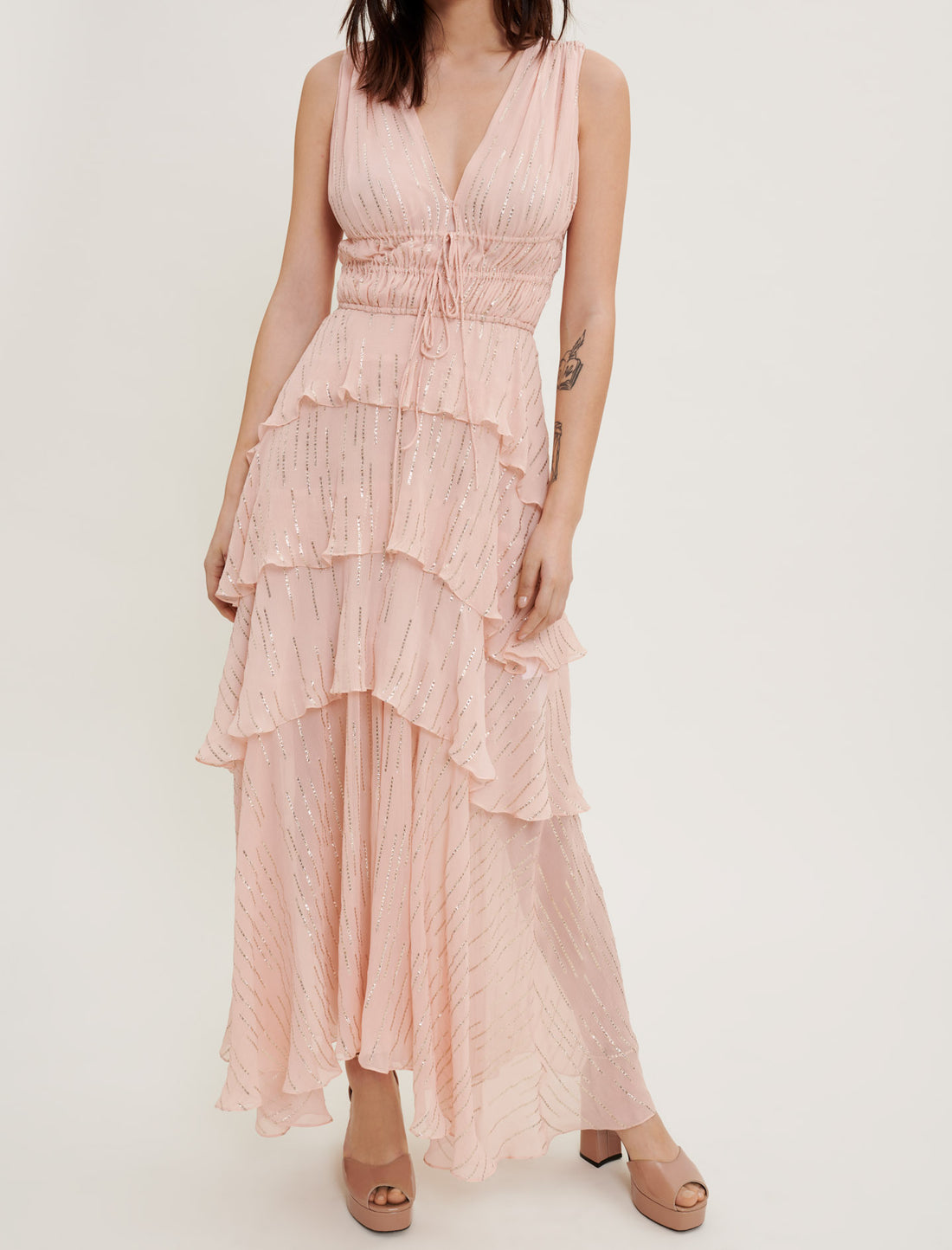 Vestido seda y lamé con volantes