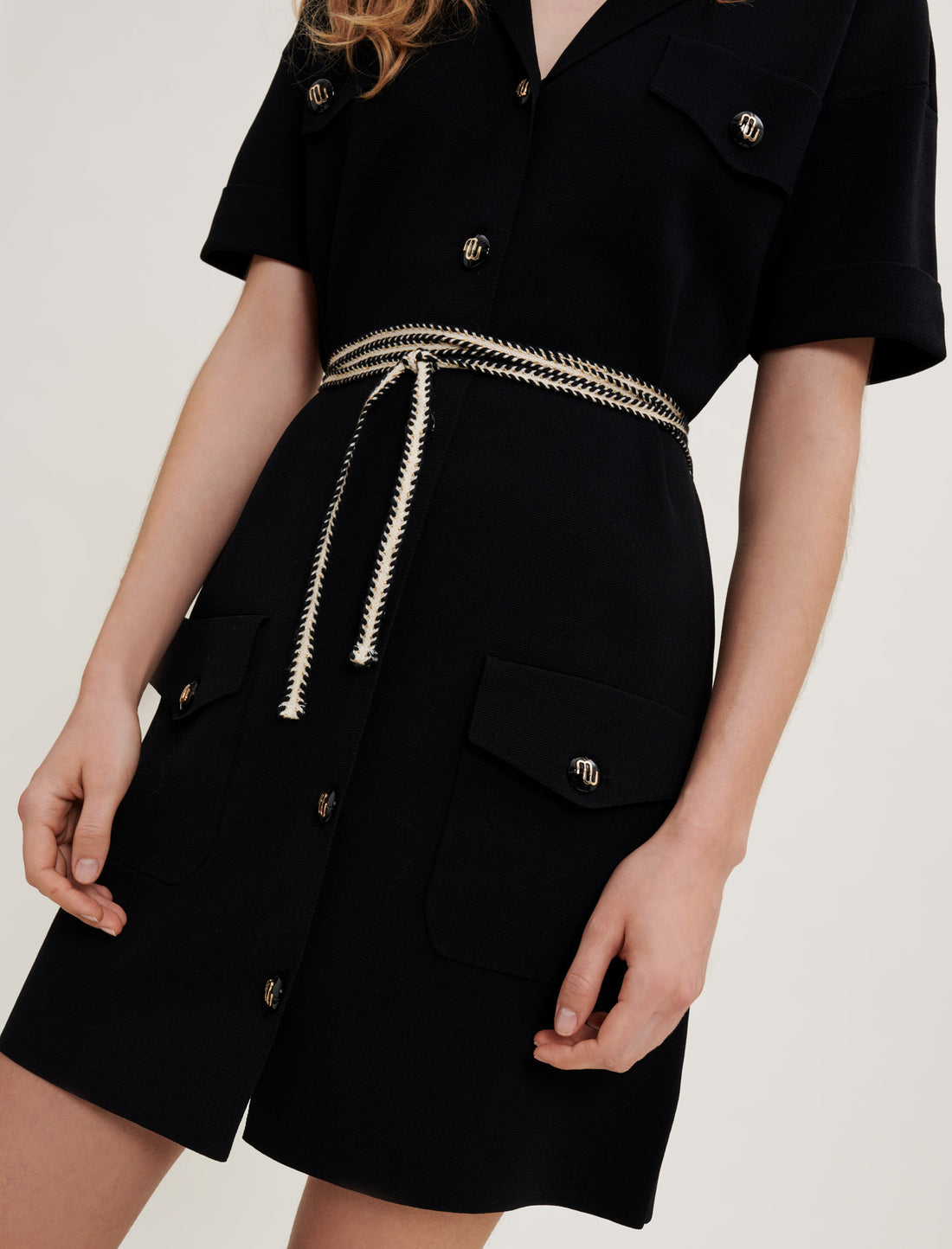 Vestido de punto con cinturón