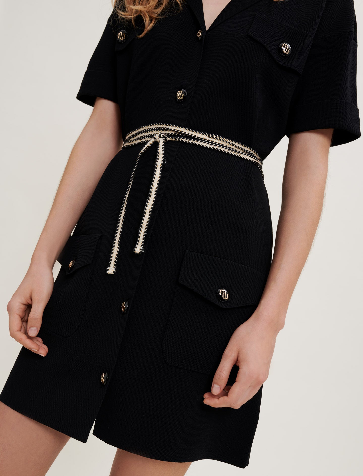 Vestido de punto con cinturón
