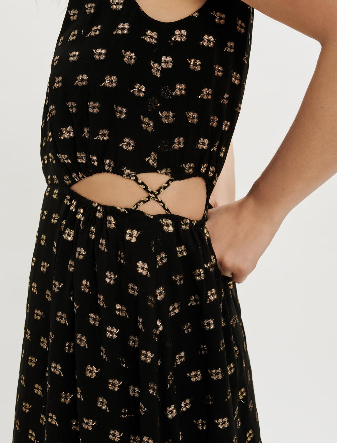 Vestido de tirantes estampado con cuello