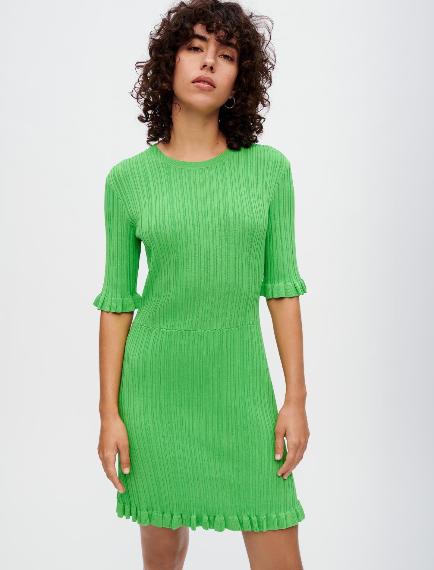 Vestido de punto con volantes