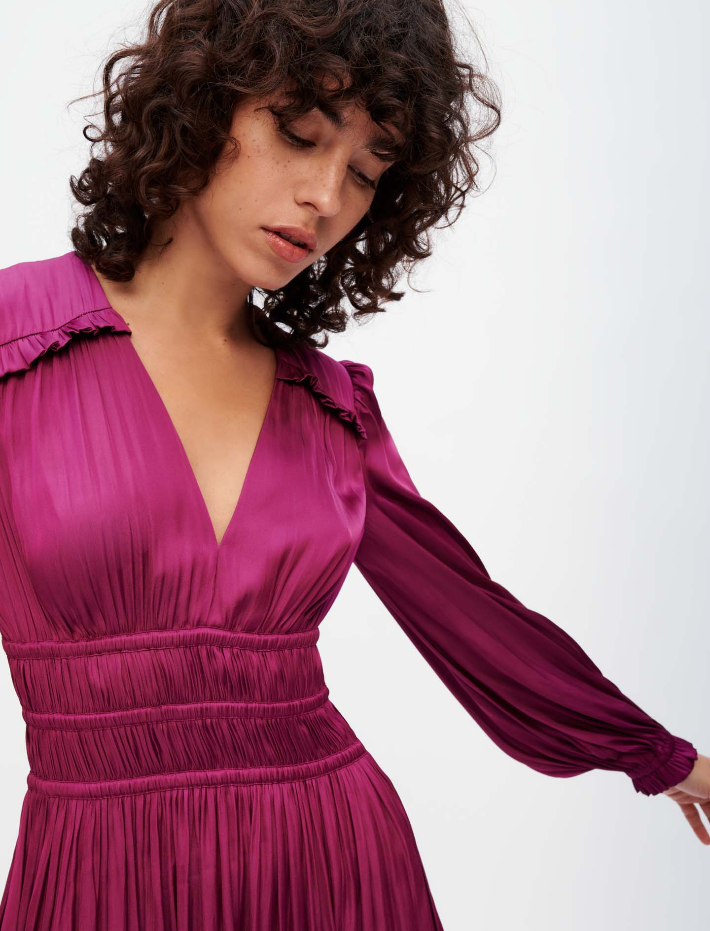 Vestido de raso fluido