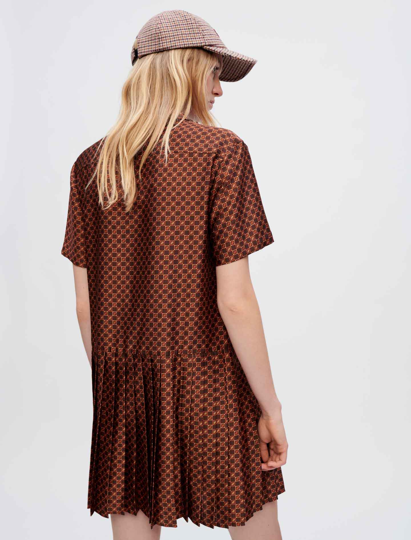 Vestido camisero raso plisado estampado