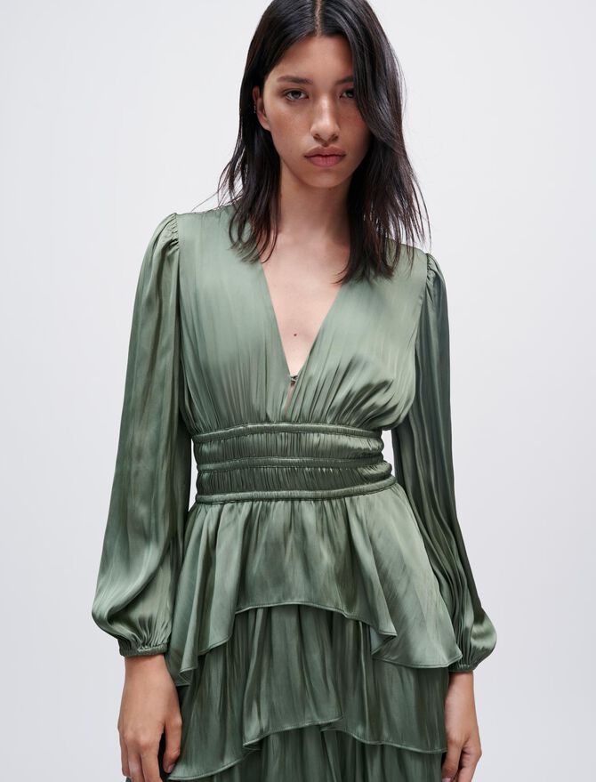 Vestido de raso con volantes