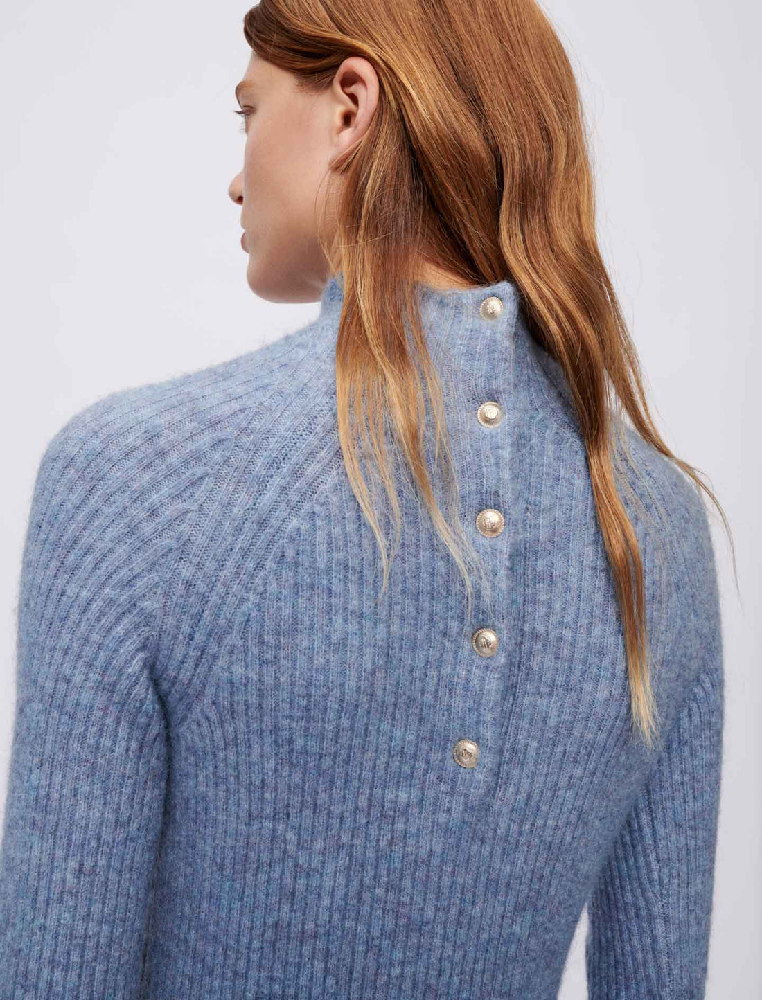 Vestido de mohair con cuello alto