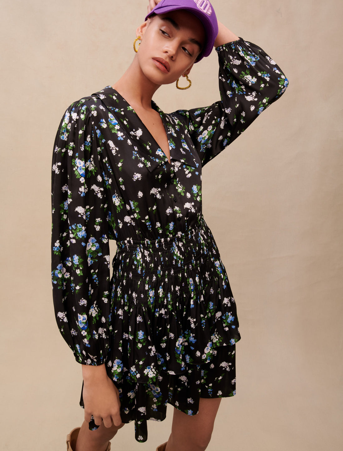 Vestido fruncido con estampado de flores