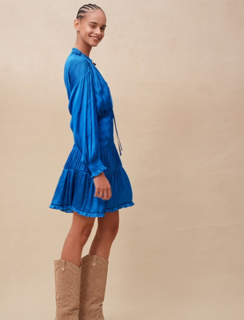Vestido azul con frunces