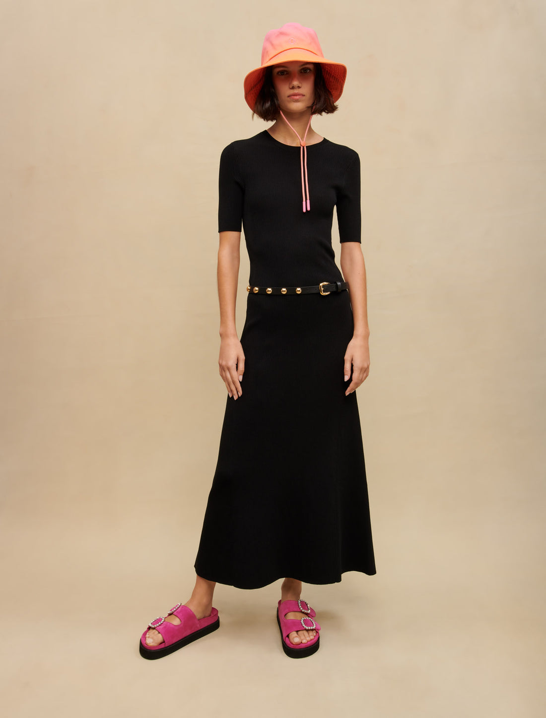Vestido negro largo calado