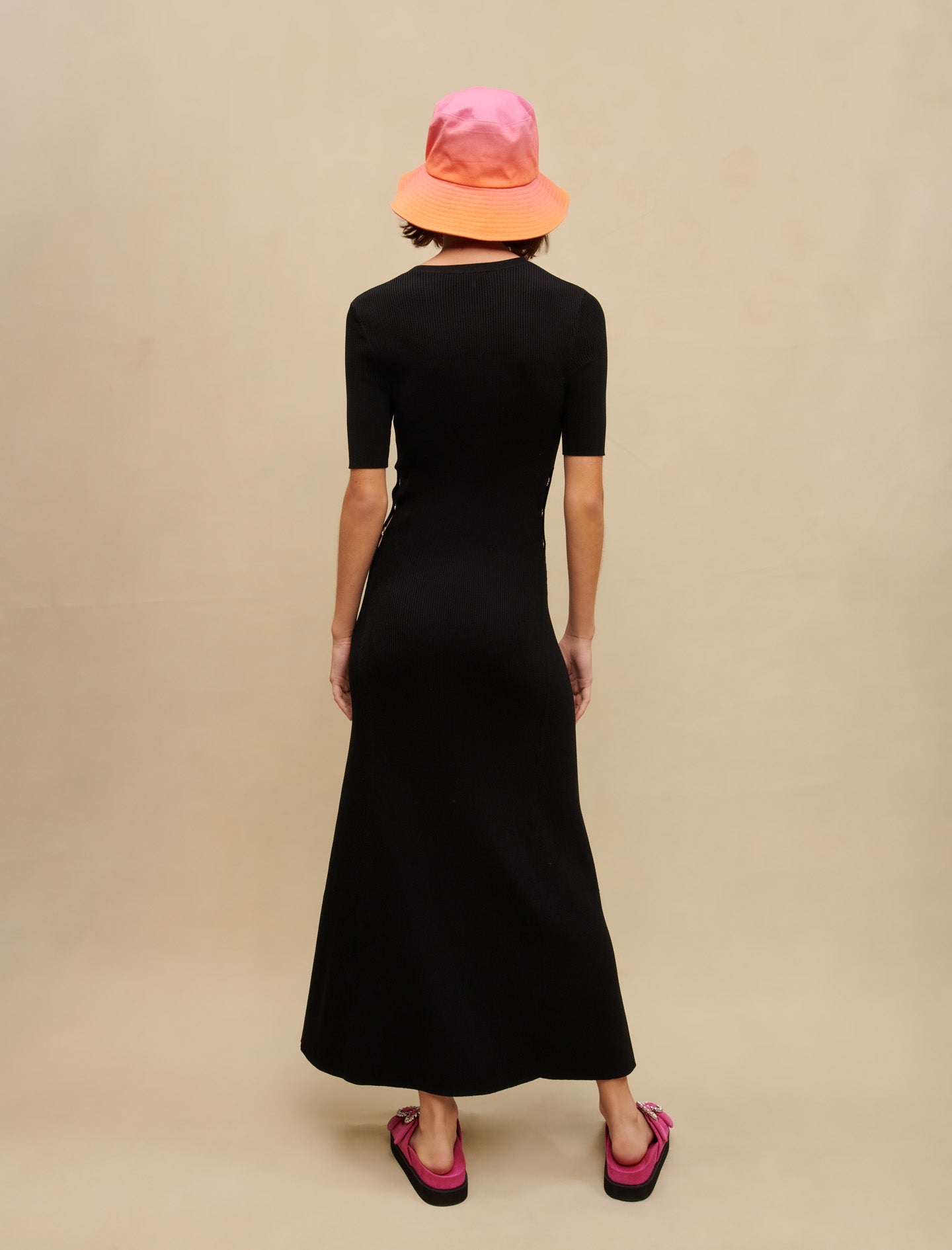 Vestido negro largo calado