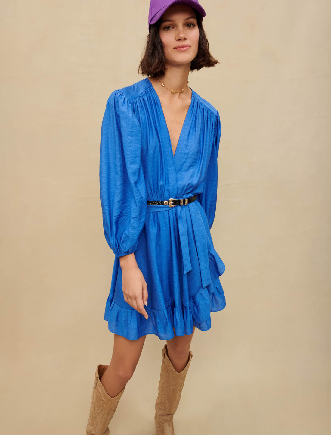 Vestido corto con volantes