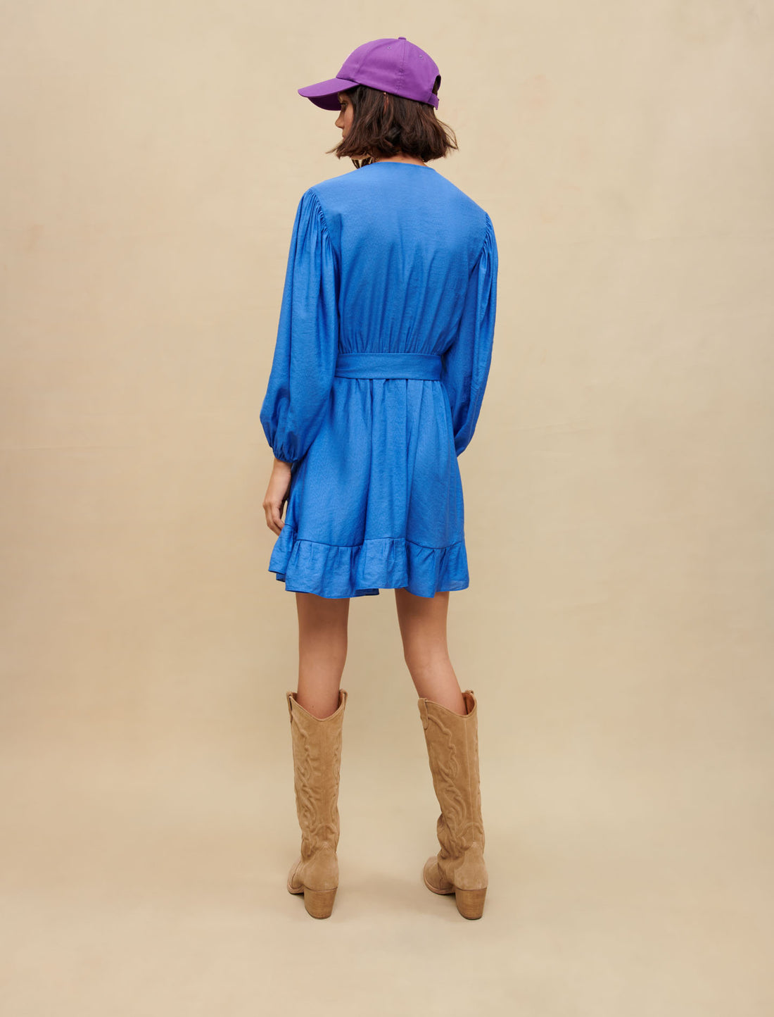 Vestido corto con volantes