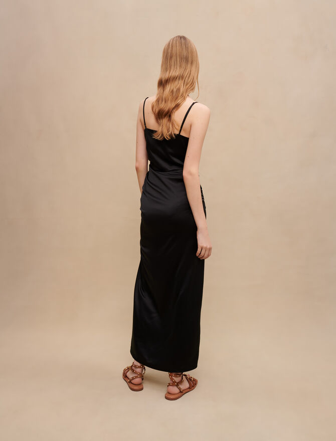 Vestido largo drapeado con abertura