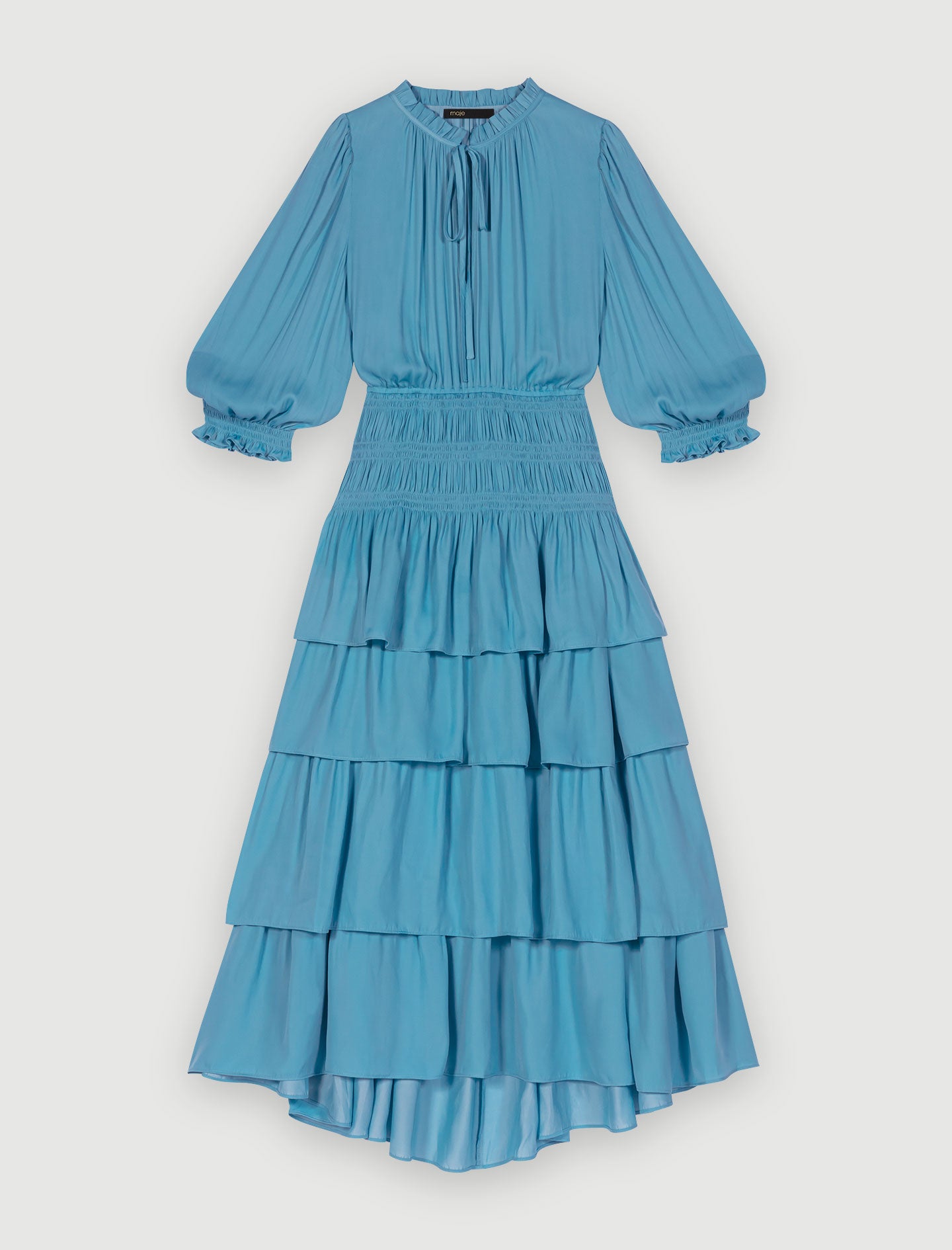Vestido largo de raso con volantes