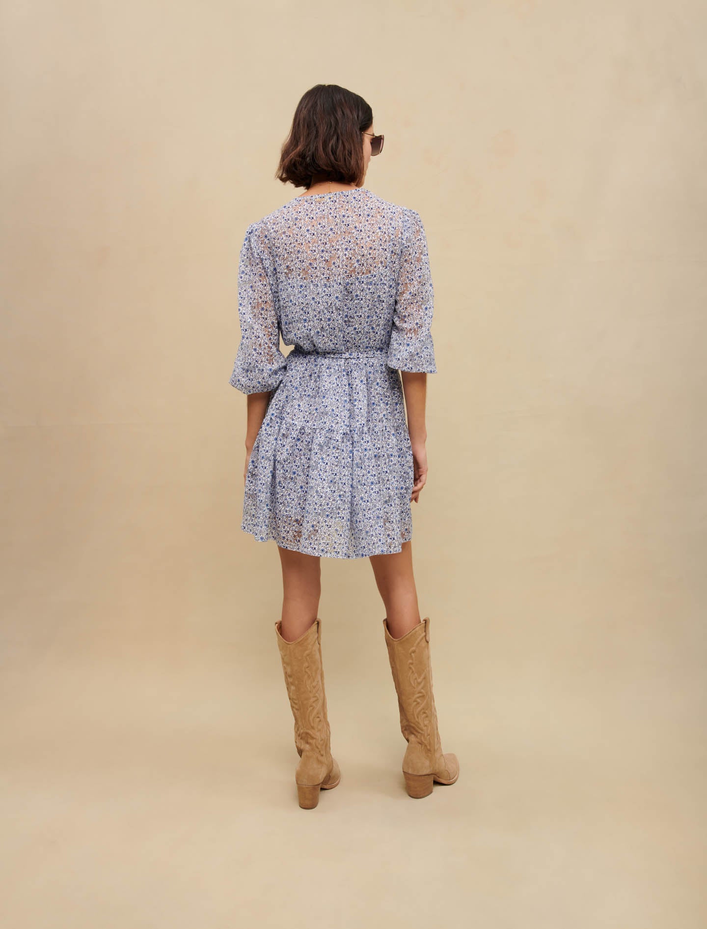 Vestido babydoll azul con cinturón