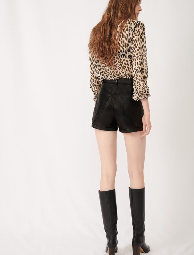 Short de piel con botones