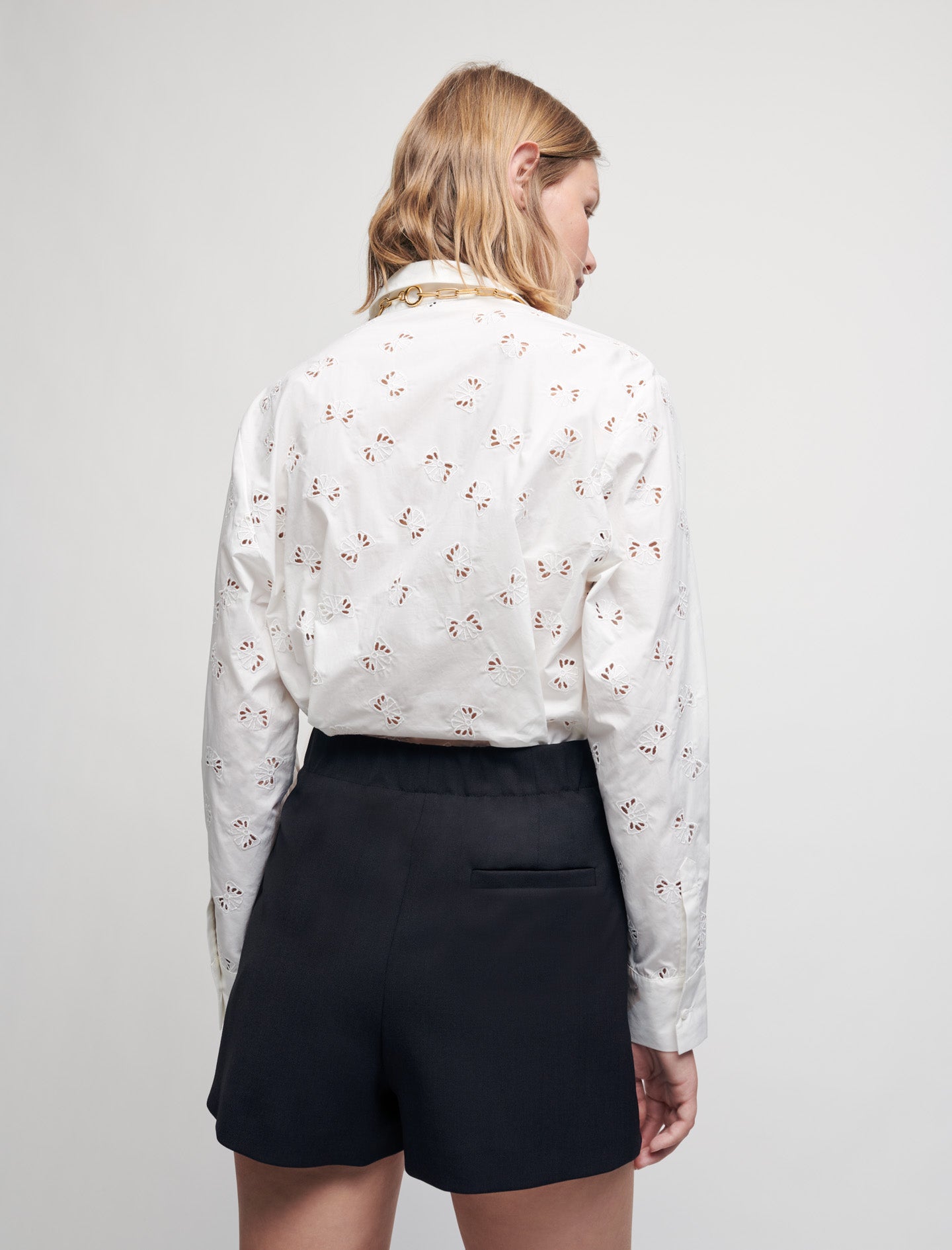Short de traje con bolsillos