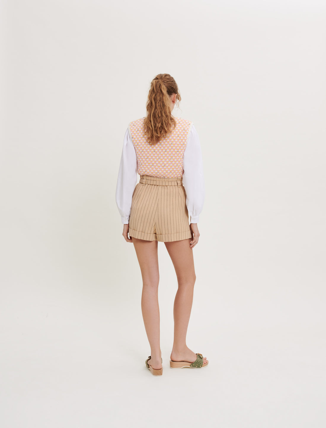 Short de rayas con cinturón