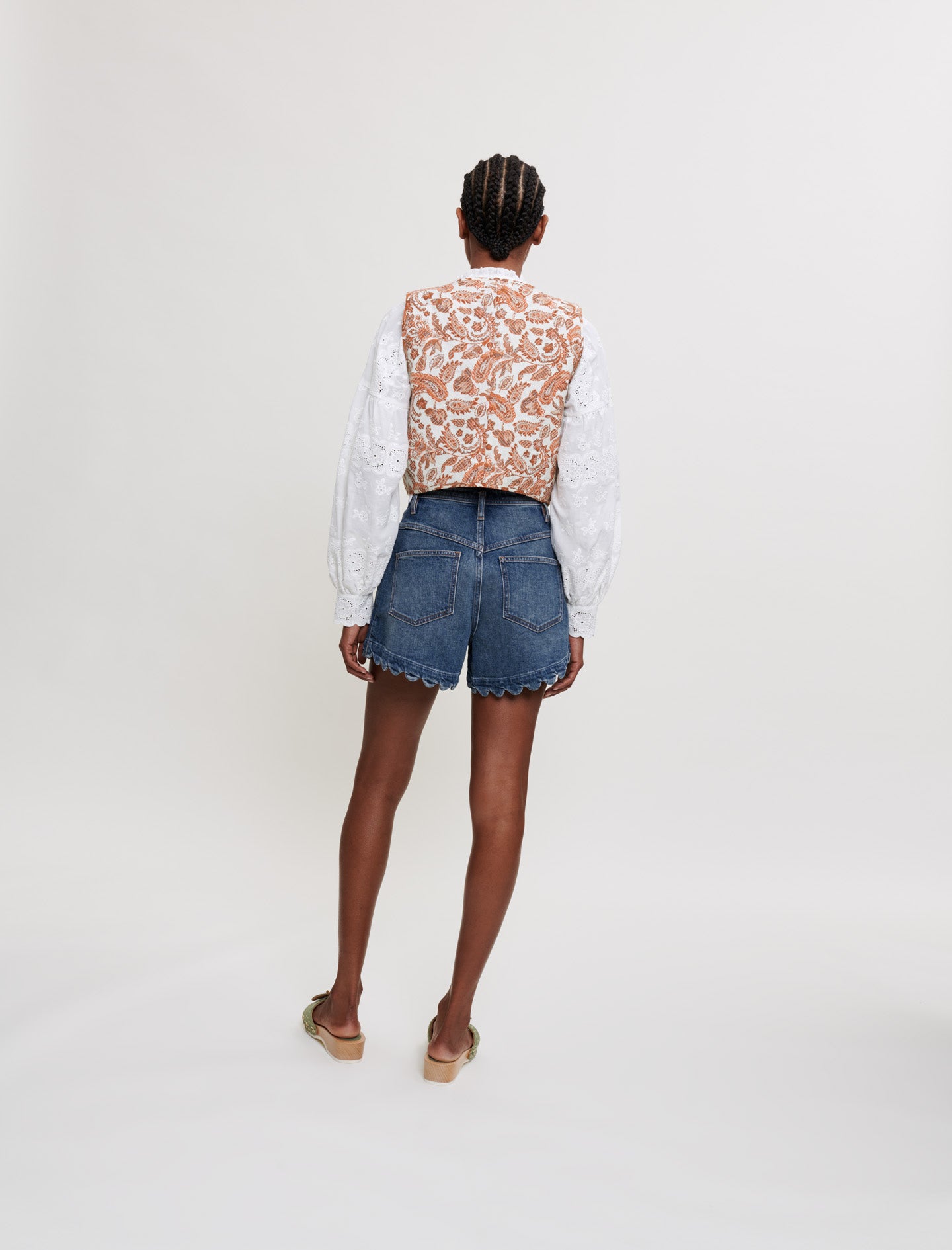 Short de tela vaquera con trecillas