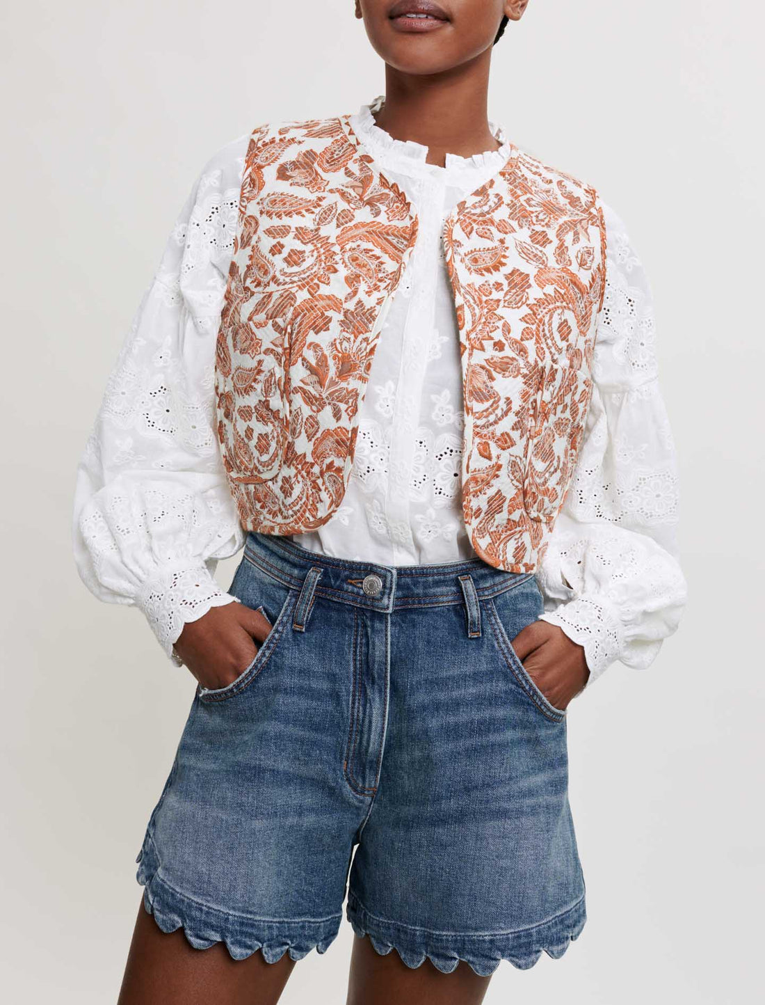 Short de tela vaquera con trecillas