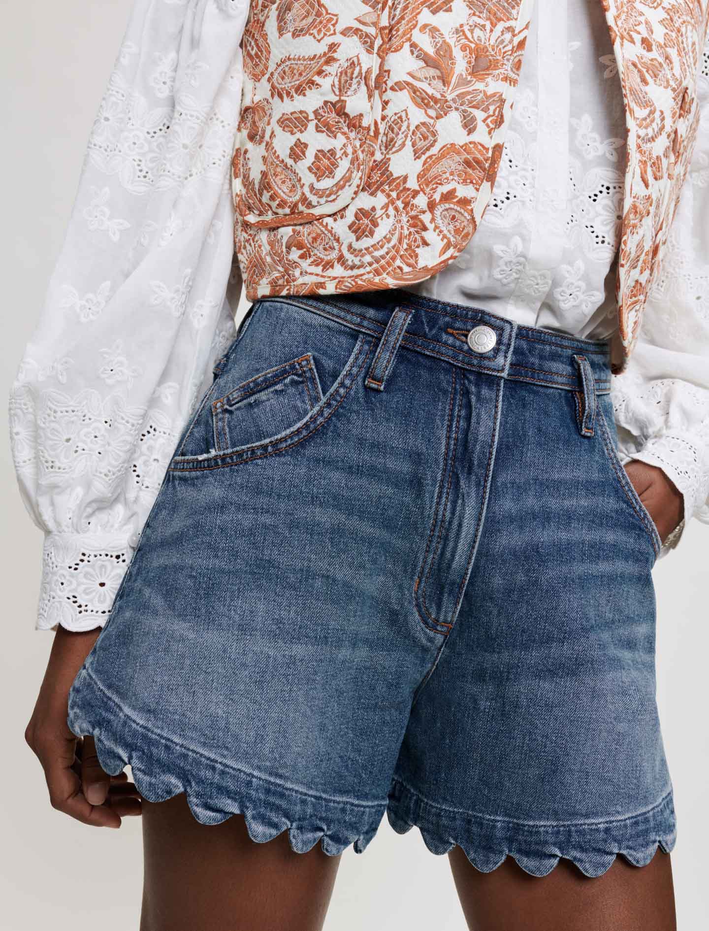 Short de tela vaquera con trecillas