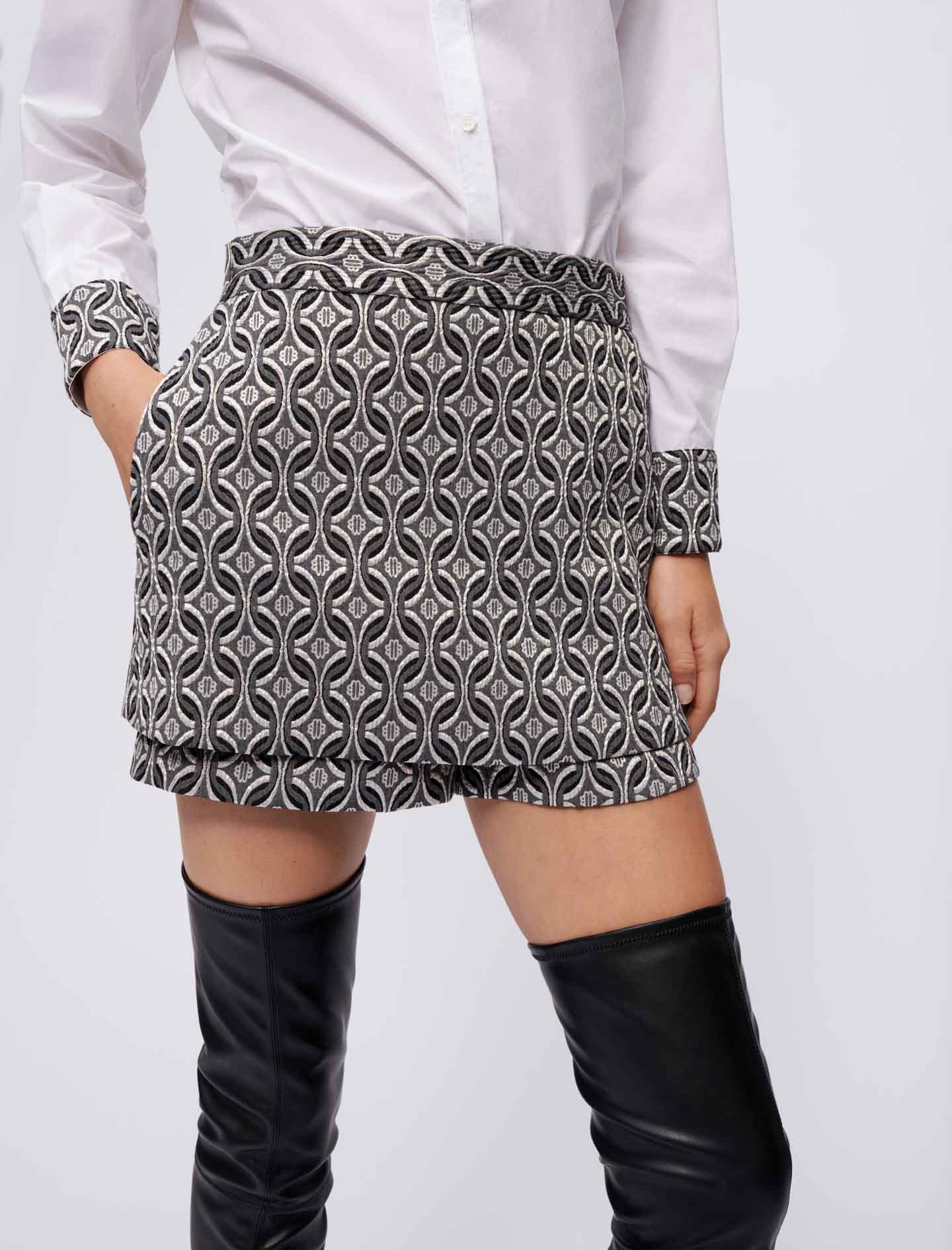 Short trampantojo de jacquard lamé
