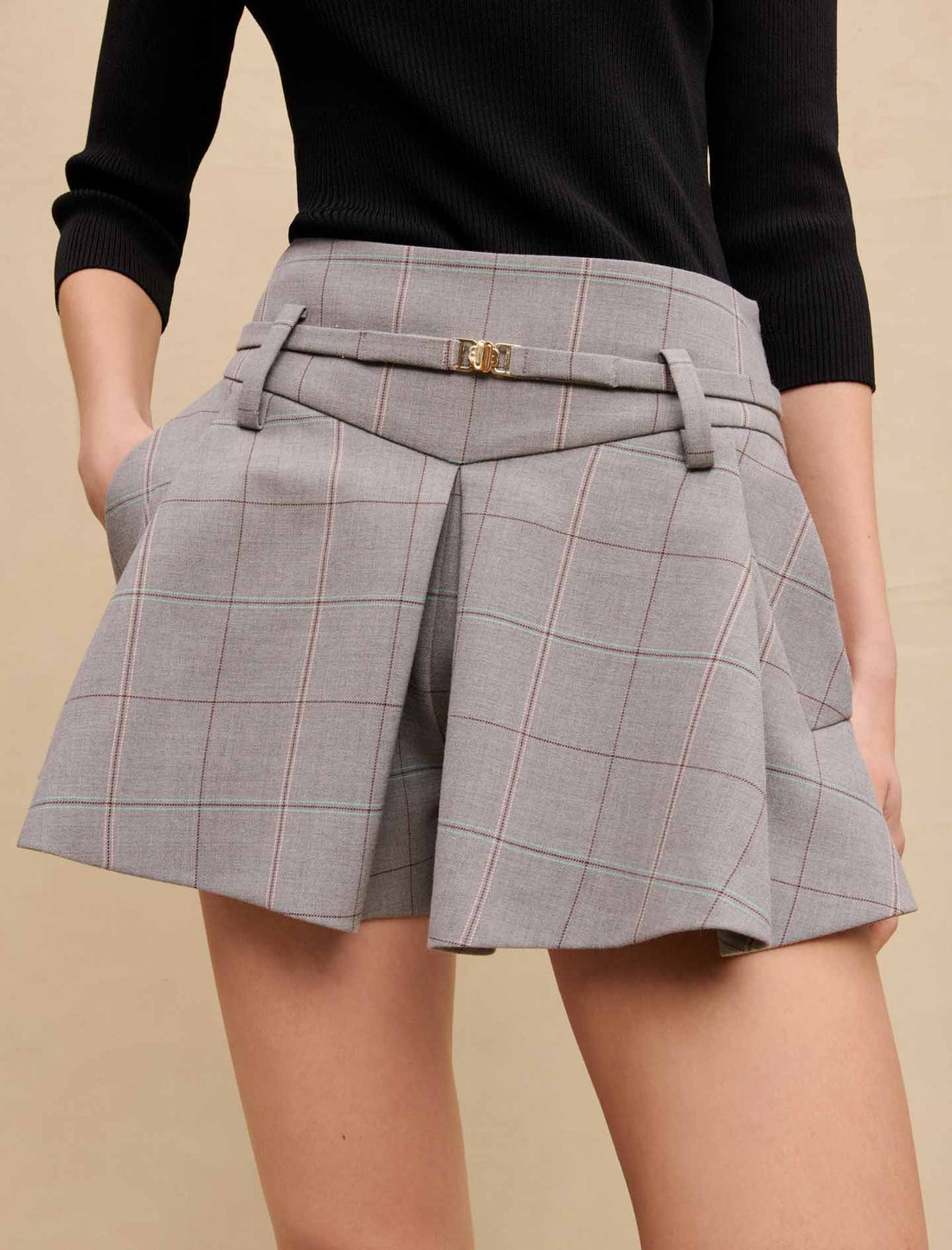 Minishort de cuadros grises