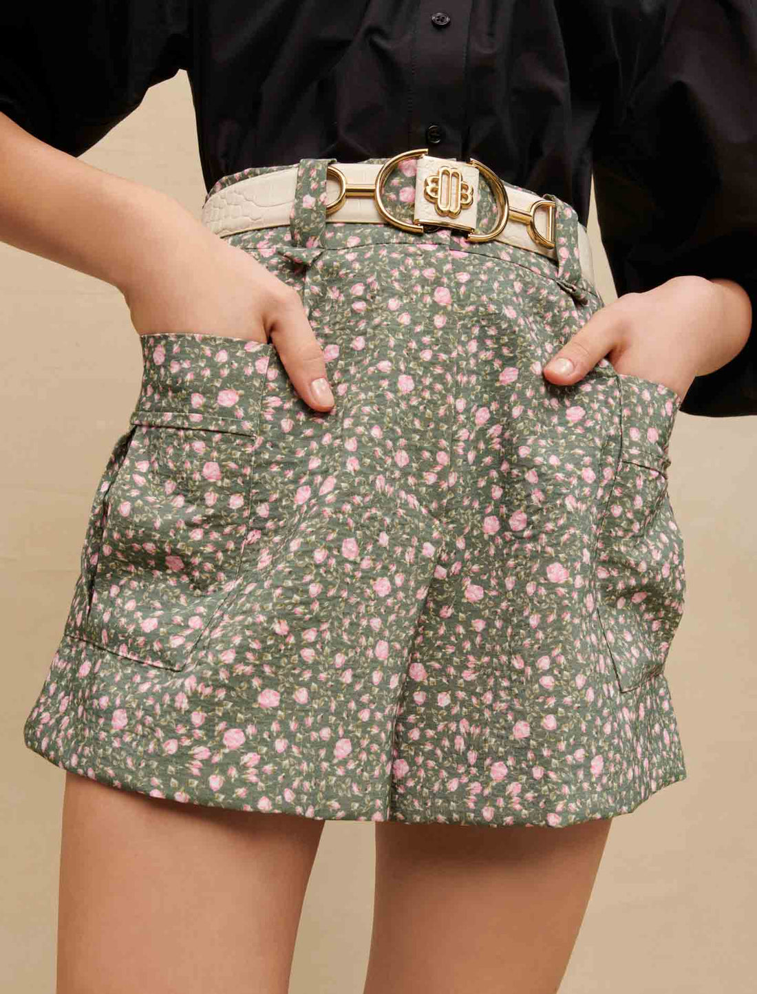 Short viscosa estampada kaki