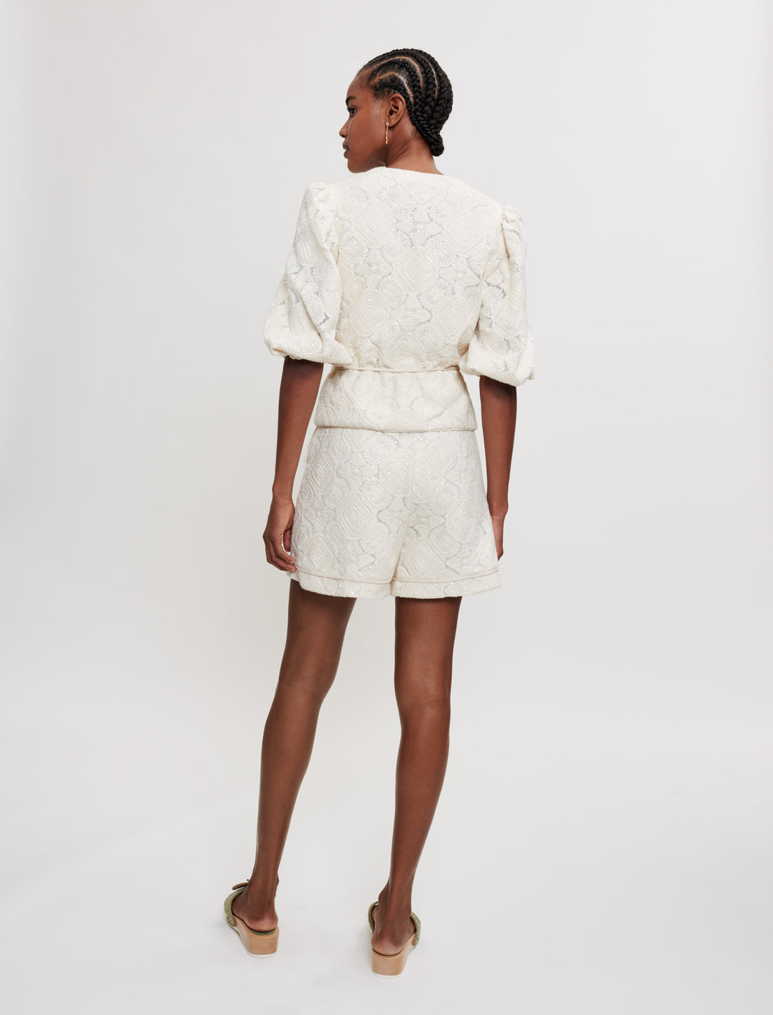 Top de tul bordado con lentejuelas